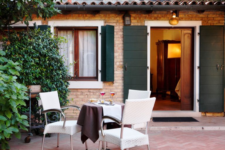 Junior Suite blick auf den Garden Hotel Pensione Accademia Venezia